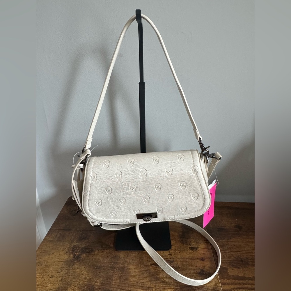 Betsey Johnson White Skull Shoulder Bag Brand New